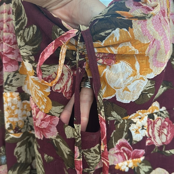 VICI Spicing Things Up Floral Mesh Maxi Dress XS NWT - Picture 9 of 13